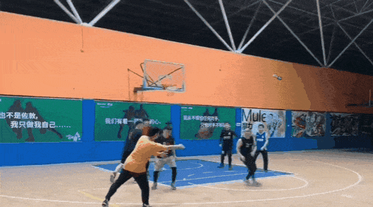 梁宇投篮.gif